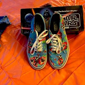 Vans Star Wars addition (today aloha) size 8 woman us size /6.5 men us